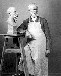 Prof. Friedrich Reusch  neben seiner Bste 1905  in Knigsberg